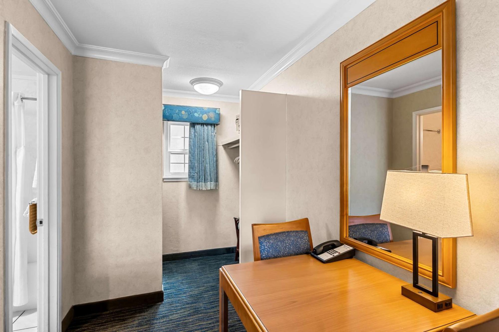 Best Western University Lodge Дейвис Экстерьер фото